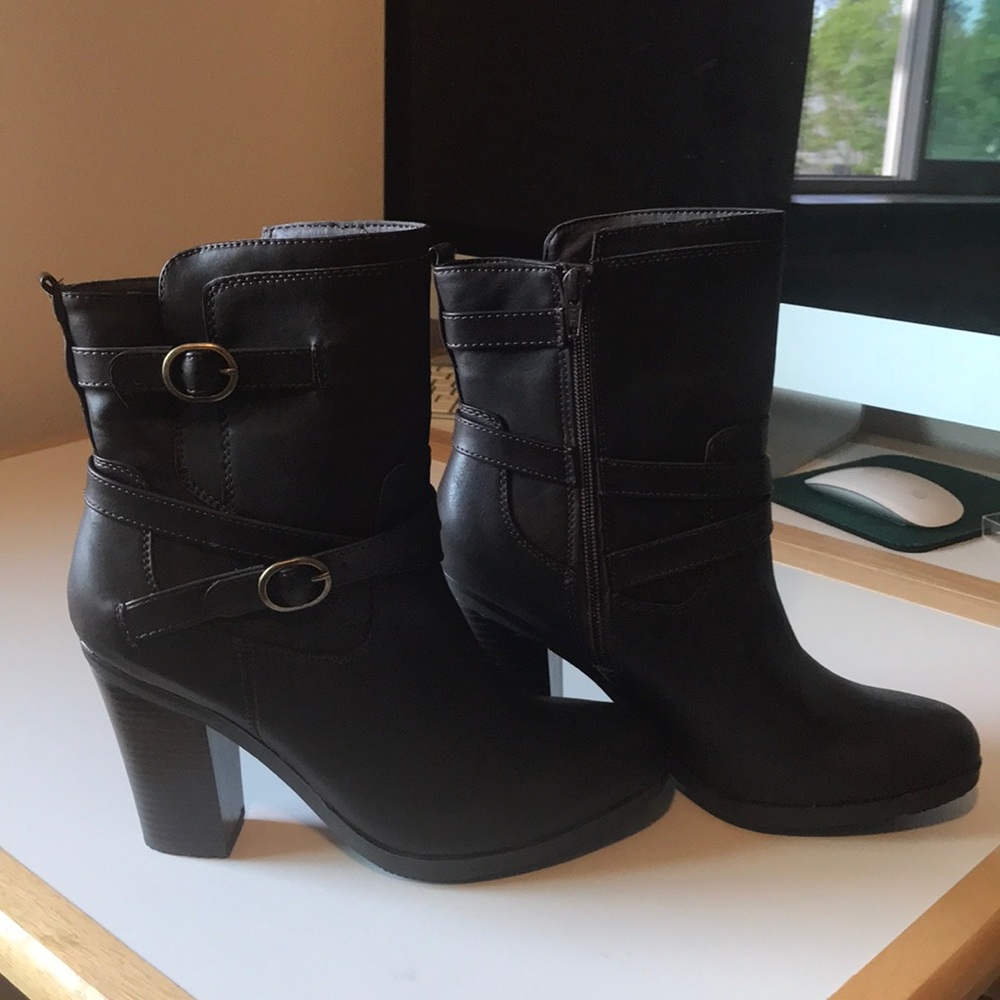 Brown half boot